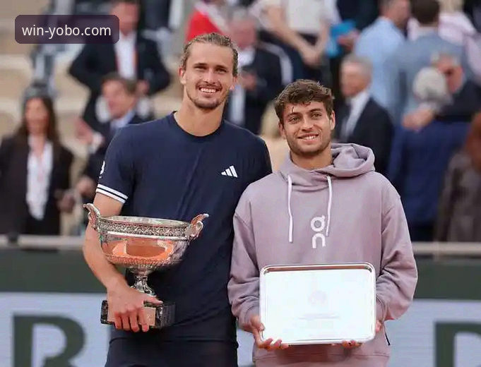 法网男单半决赛完整观赛指南：兹维列夫四盘鏖战门希克，剑指罗兰加洛斯之巅